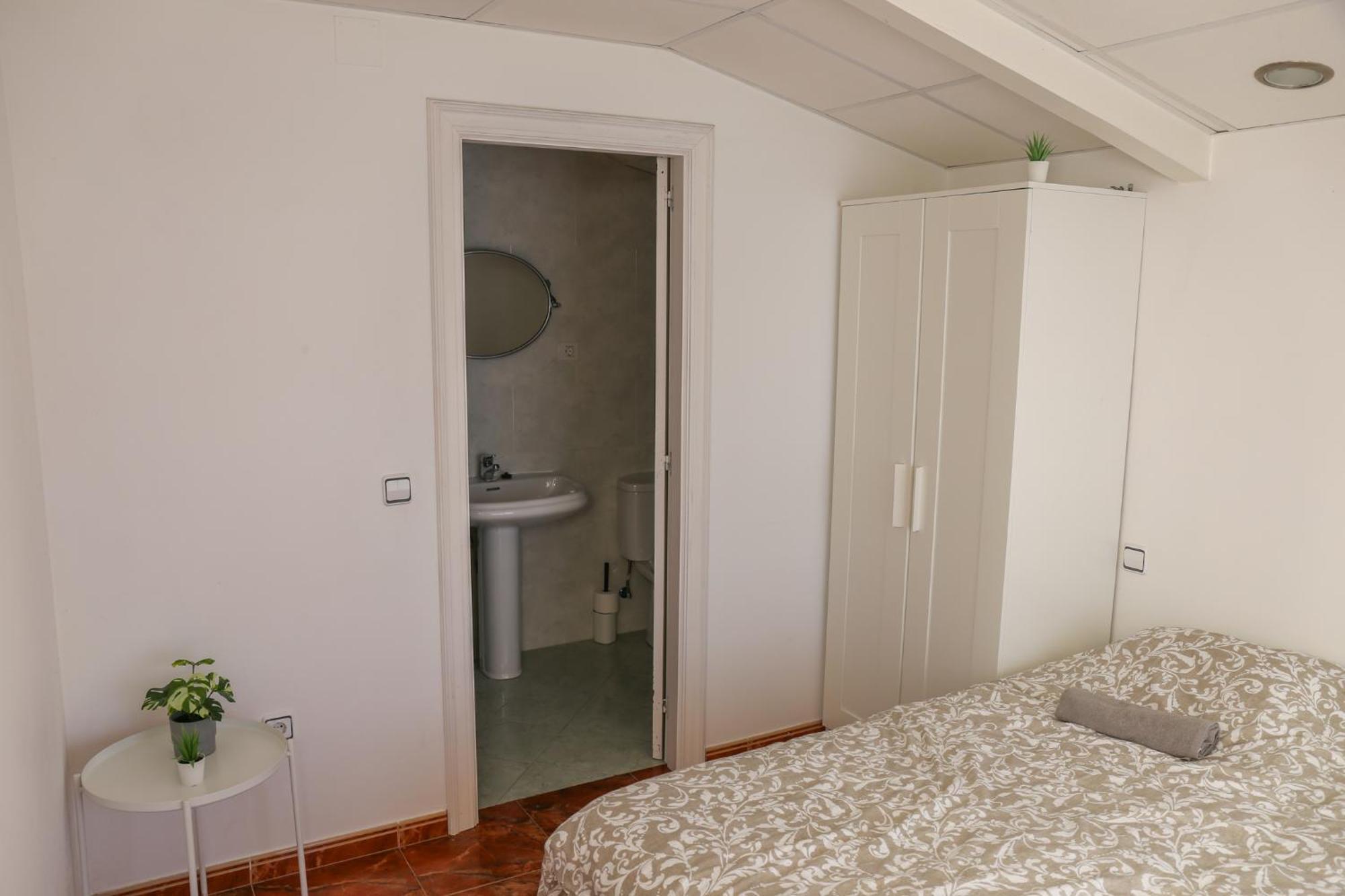 Beachfront Surf & Holiday House, Charming & Quiet Villarrube Екстериор снимка