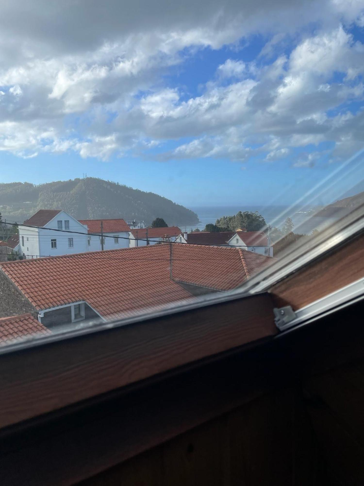 Beachfront Surf & Holiday House, Charming & Quiet Villarrube Екстериор снимка