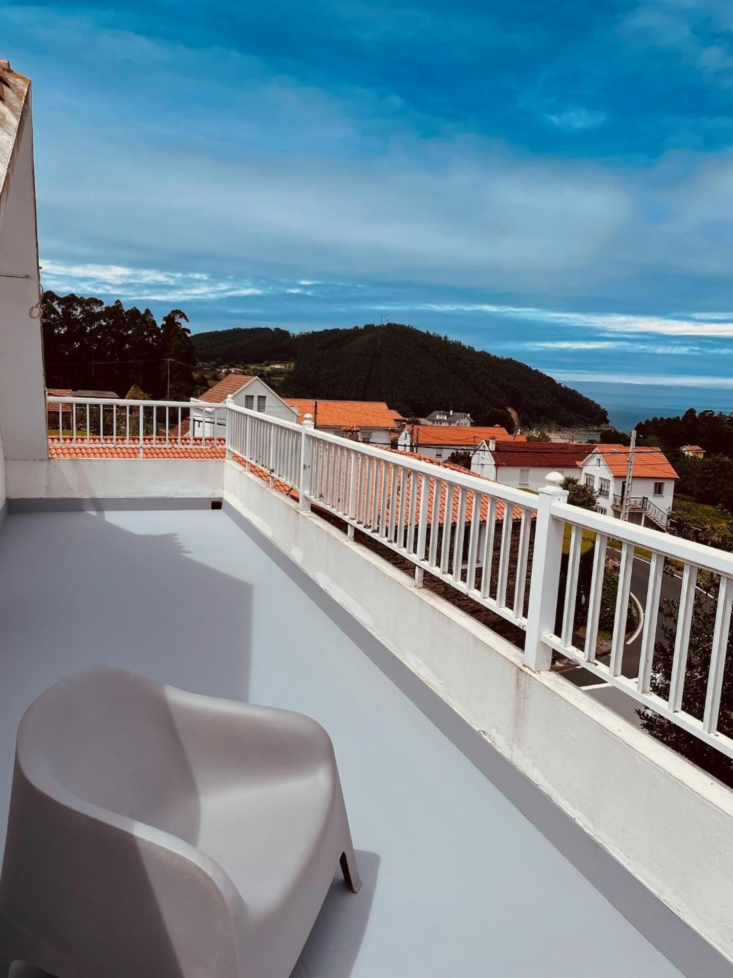 Beachfront Surf & Holiday House, Charming & Quiet Villarrube Екстериор снимка