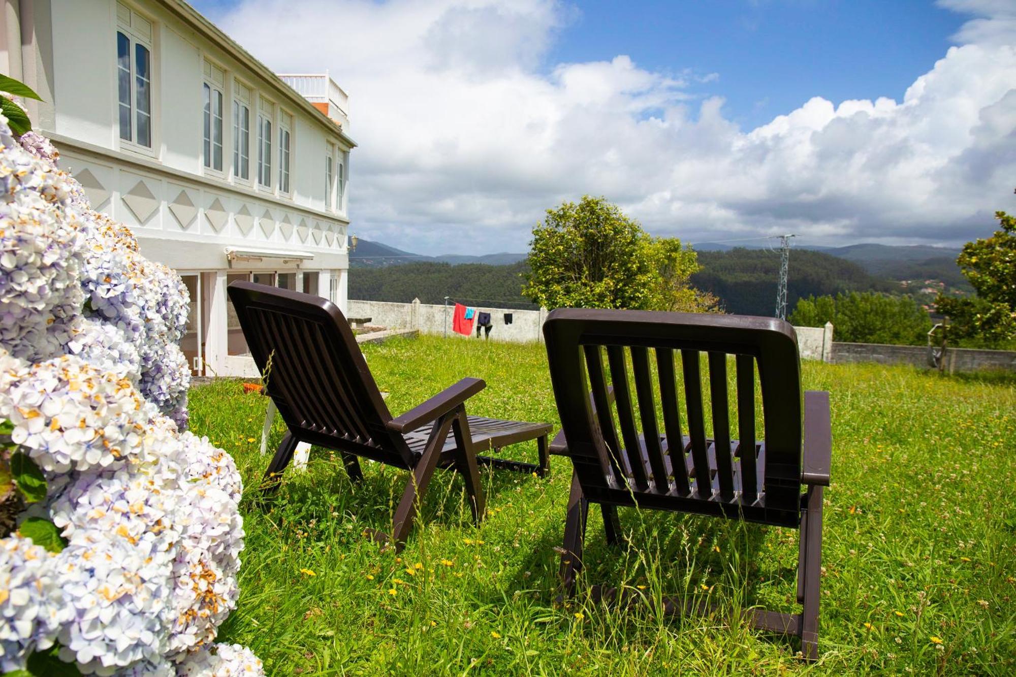 Beachfront Surf & Holiday House, Charming & Quiet Villarrube Екстериор снимка