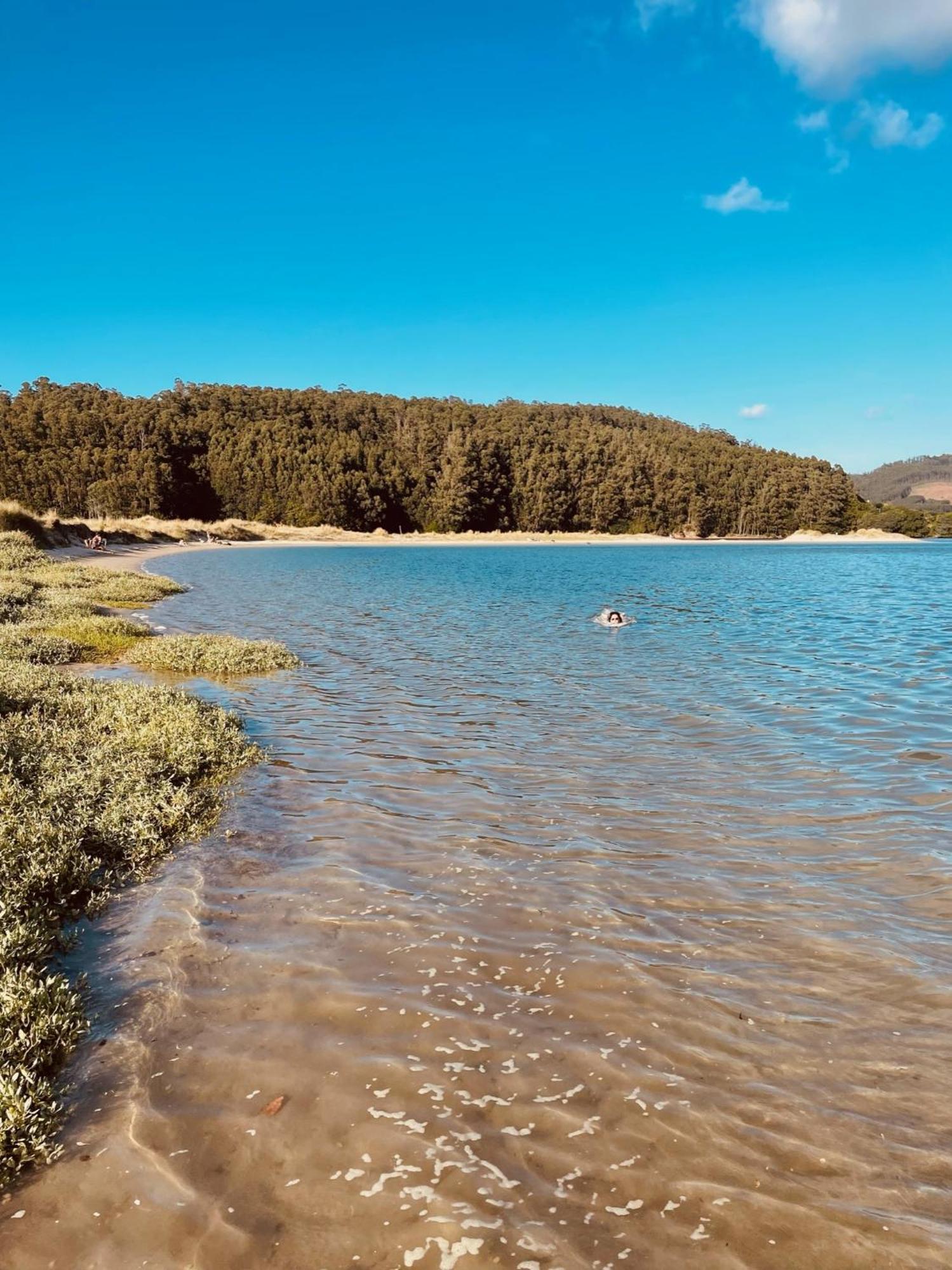 Beachfront Surf & Holiday House, Charming & Quiet Villarrube Екстериор снимка